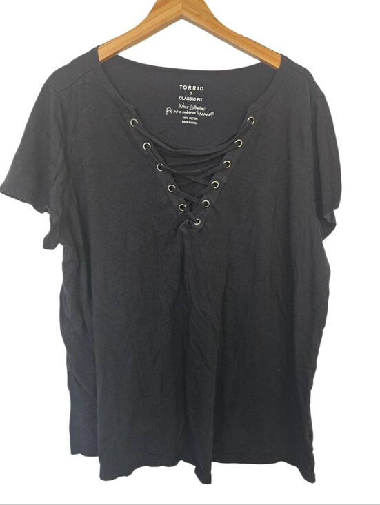 torrid Tops - Torrid Classic Fit Black Lace-Up V-Neck Tee Size 3 / 3X